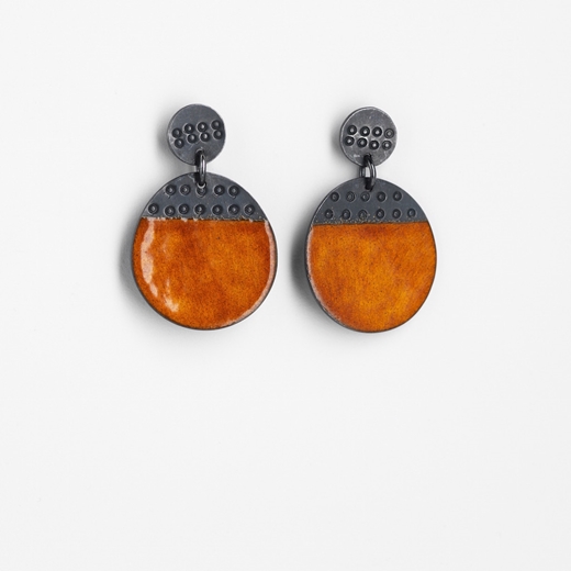 Buoy earrings orange round