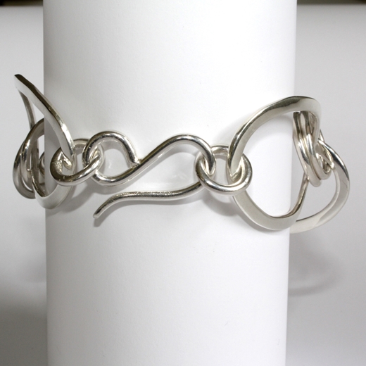 Heavy oval link bracelet detail 2