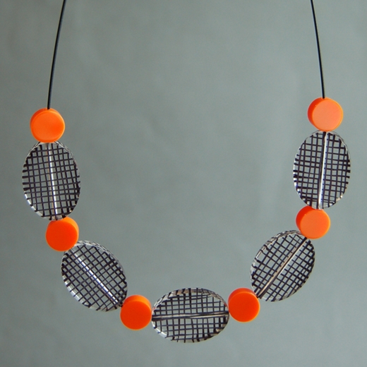 orange spot color necklace 1