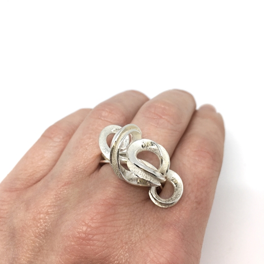 Fantasy Curl Ring 2 - worn