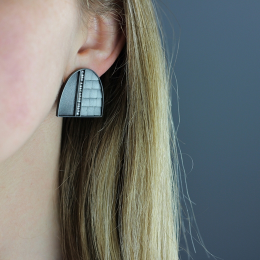 Arch roof earrings with pearls - worn