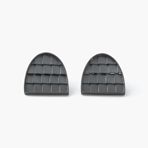 Arch roof earrings by Mariko Sumioka