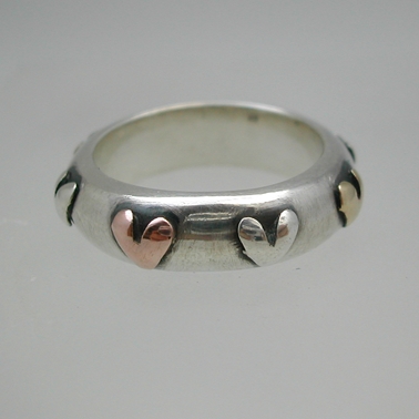 Ring with 3 colour hearts