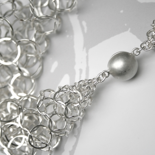 Silver short chain tube necklace clasp