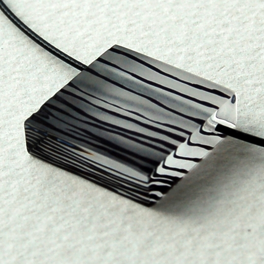 black gradient pendant detail