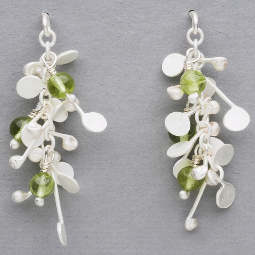 Blossom wire stud earrings with peridot, satin