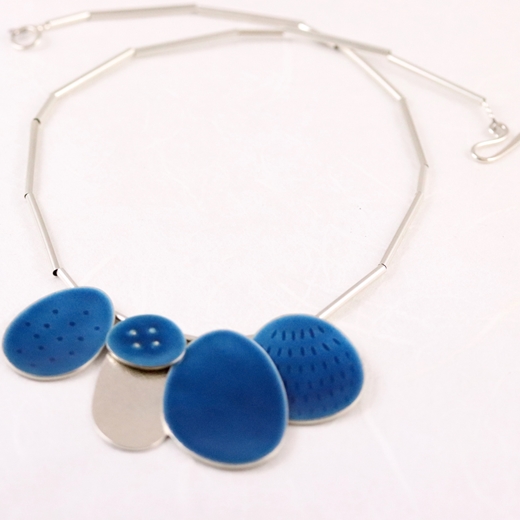 Cluster necklace blue