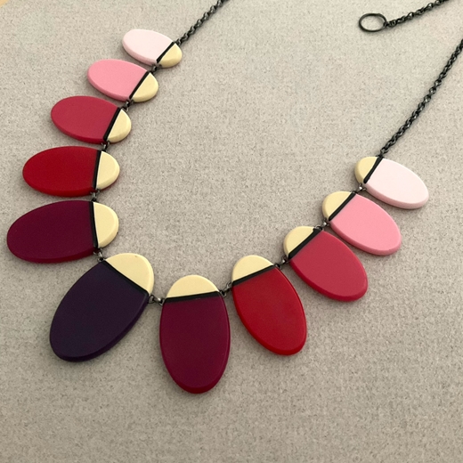 Colour fade necklace- purple