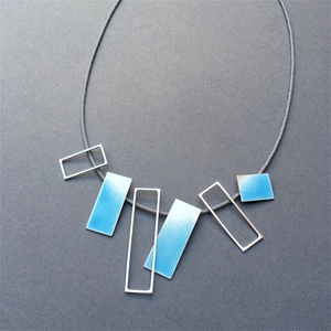 Light turquoise scatter necklace