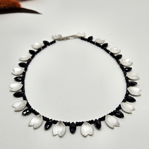 midnight snowdrop necklace 3