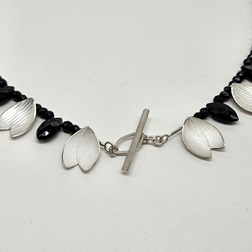 midnight snowdrop necklace catch