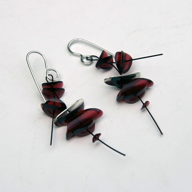 Red medium earrings