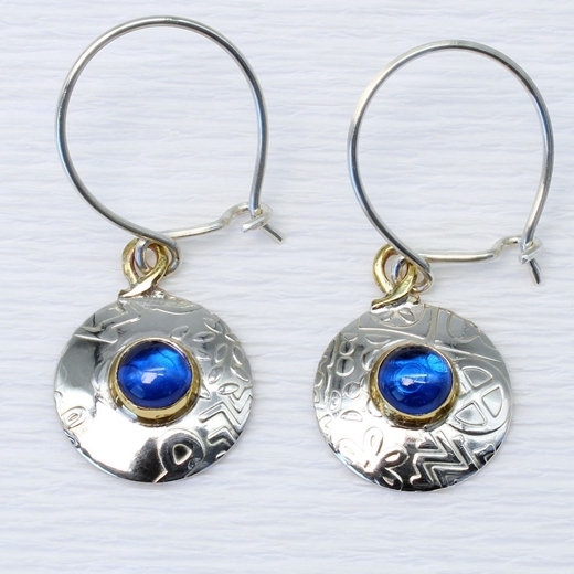 Round earrings, blue spinel