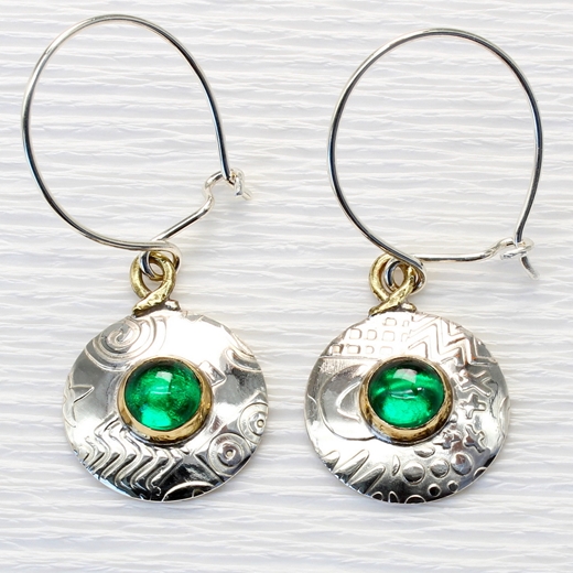 Round earrings, green spinel, 9