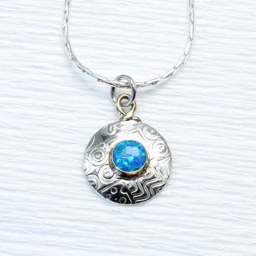 Round pendant, small, blue opal triplet