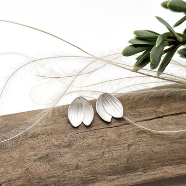 snowdrop earrings