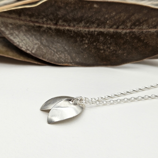 snowdrop pendant back