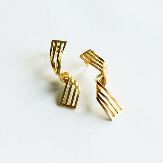 Twist Earrings Gold